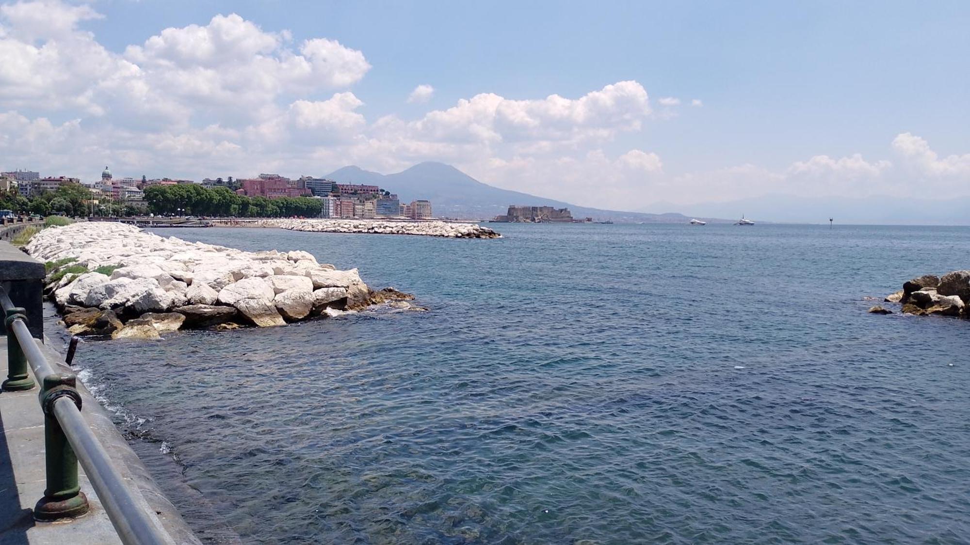 Casa Sole Apartment Napoli Bagian luar foto
